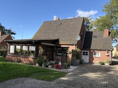 Parkfläche vor dem Haus
