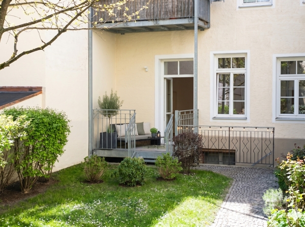 Balkon mit Gartenanteil