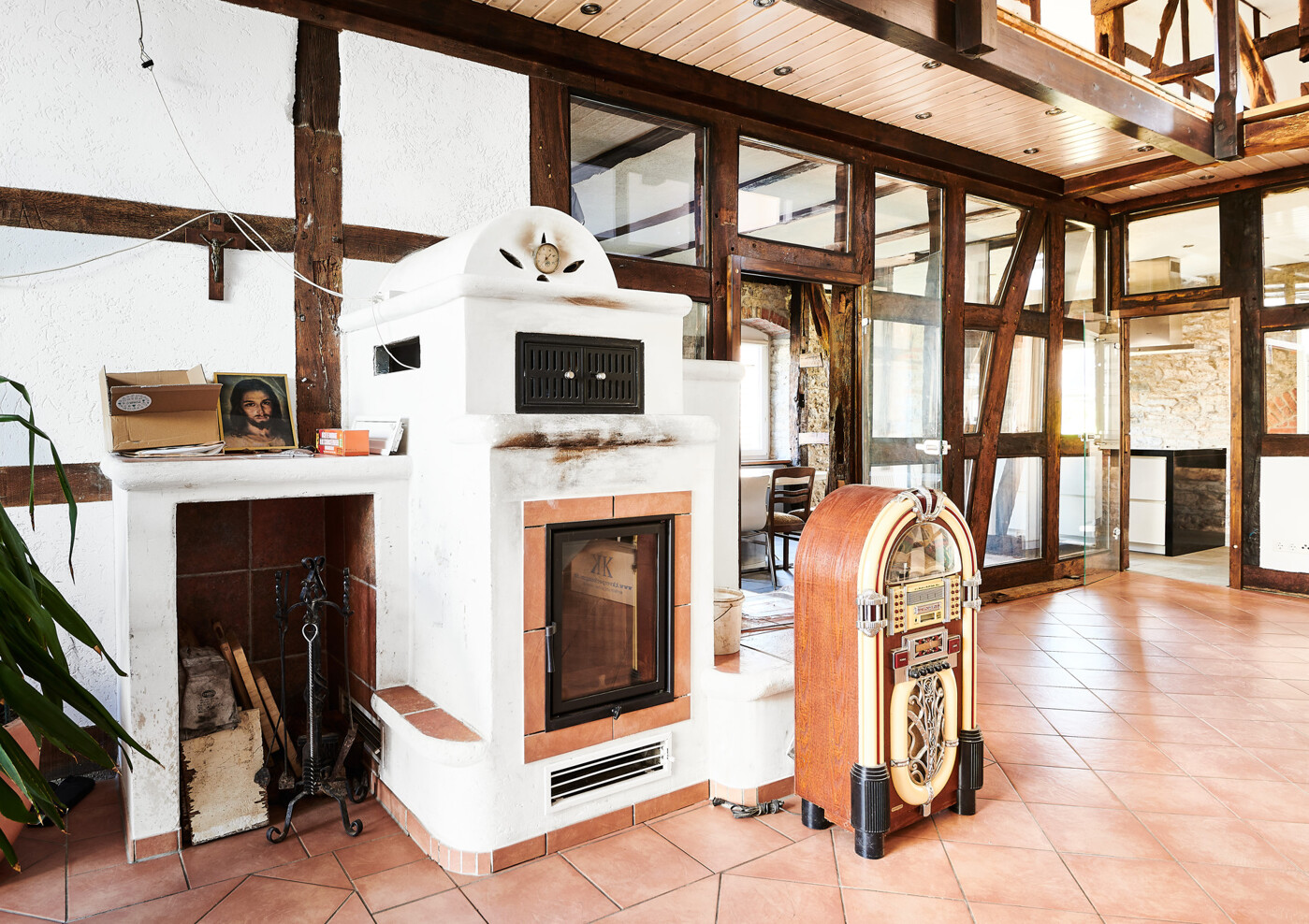 Der Ofen im Eingangsbereich des EG