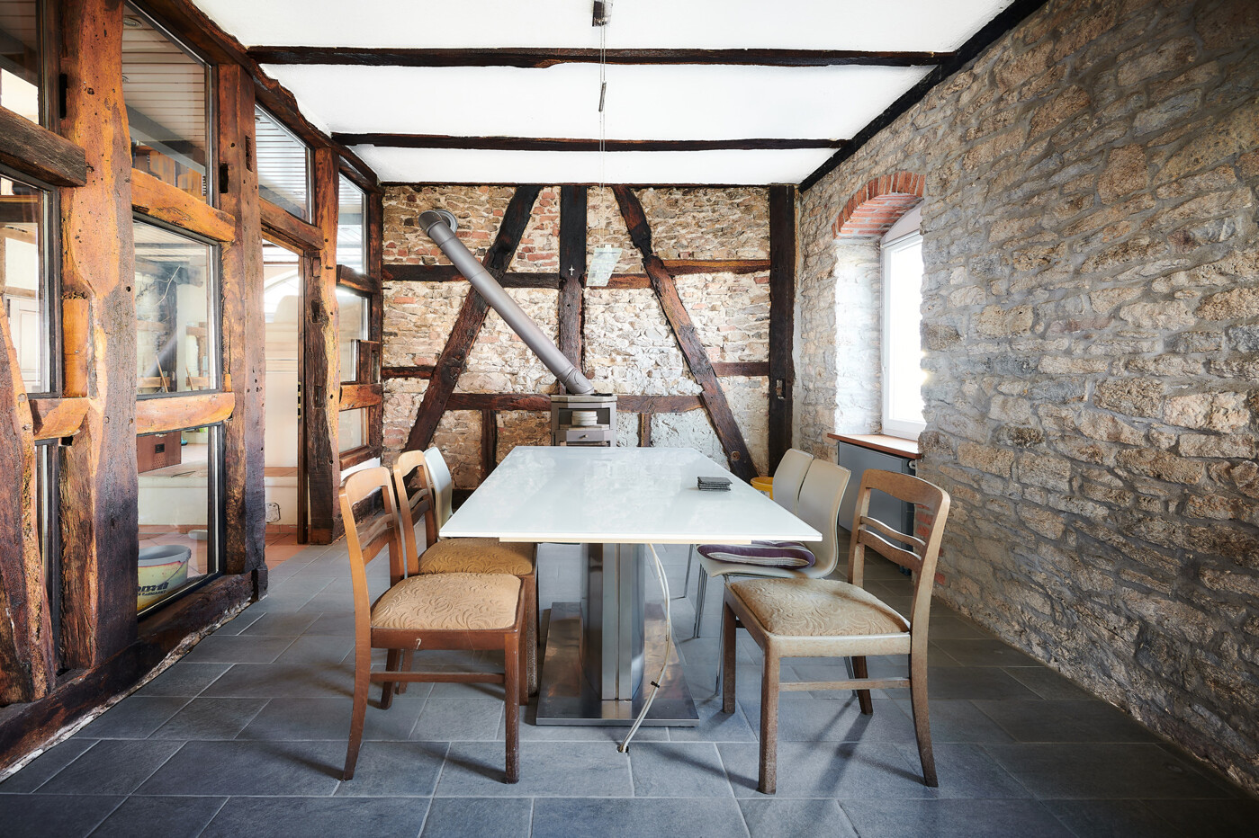 Das Esszimmer mit Ofen