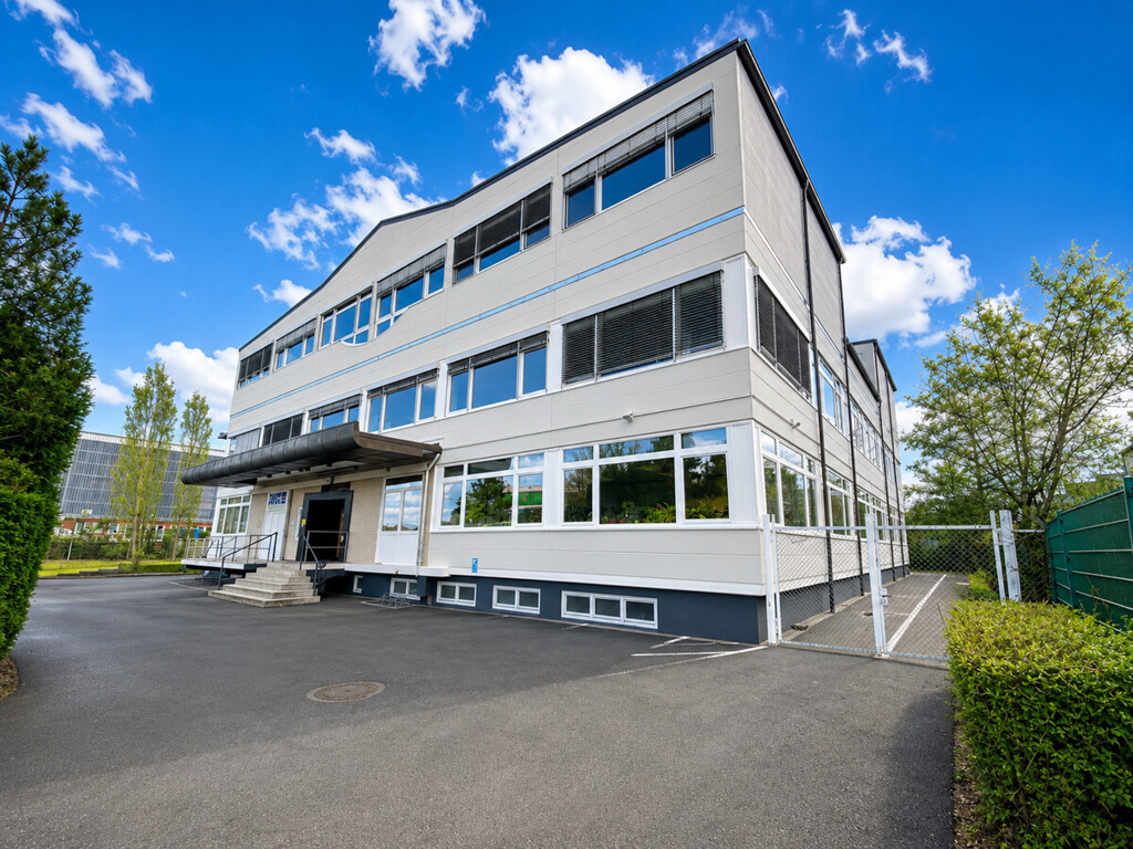 Sofort verfügbare Lager- und Büroimmobilie für Eigennutzer oder zur Vermietung in Hamburg-Wandsbek