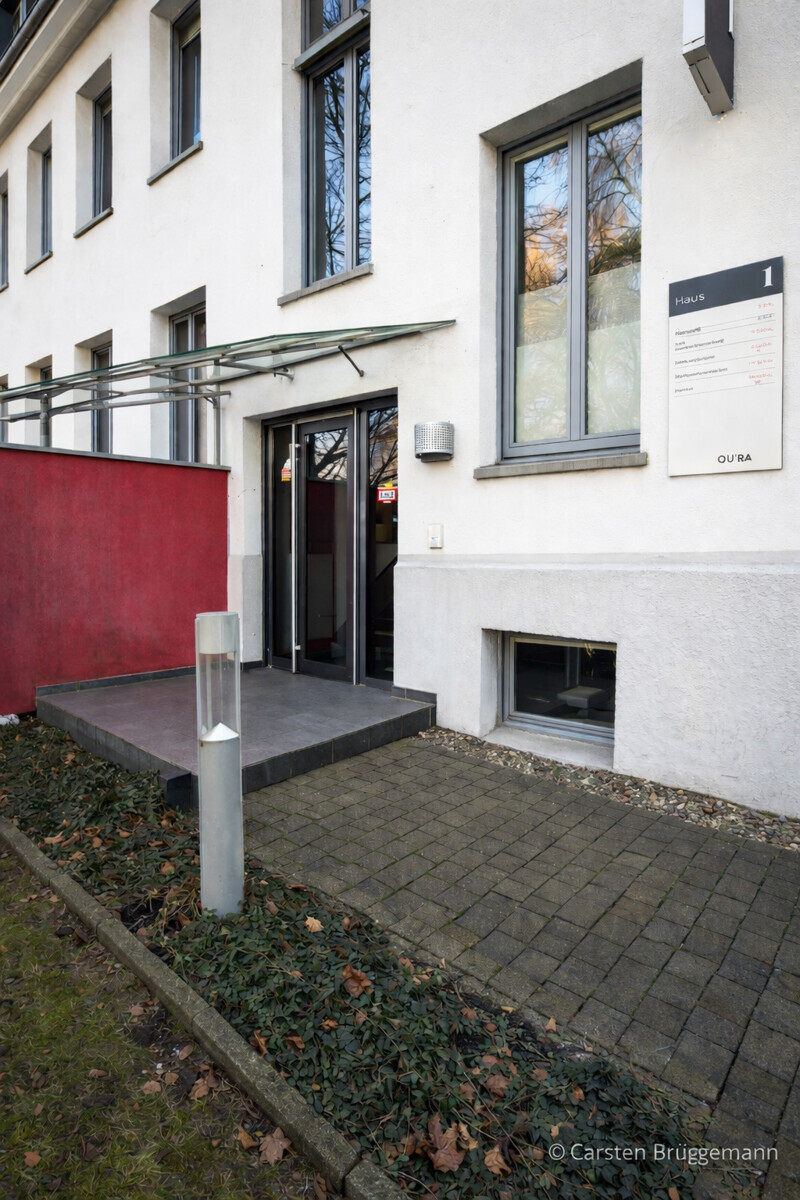 Zugang zum Geb&auml;ude