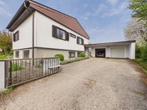 Großzügige Architektenvilla mit Doppelgarage & traumhaftem 1.300 m² Grundstück