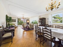 Großzügige Architektenvilla mit Doppelgarage & traumhaftem 1.300 m² Grundstück