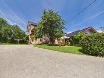 Leben im Einklang mit der Natur – Außergewöhnlicher Selbstversorgerhof mit großzügigem Wohnhaus, Wirtschaftsgebäuden & vielem mehr