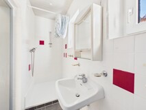 HELLE 2-ZIMMER-WOHNUNG MIT CARPORT IN GUTER LAGE (Brückl)