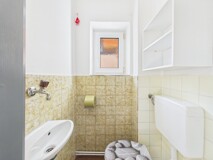 HELLE 2-ZIMMER-WOHNUNG MIT CARPORT IN GUTER LAGE (Brückl)