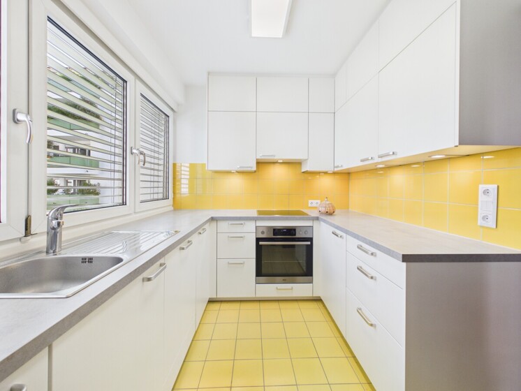 Stilvoll & modern zugleich – großzügige 4-Zimmer-Erdgeschosswohnung mit Tiefgarage in der Waffenschmiedgasse 41