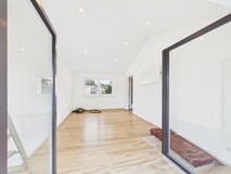 Stilvolles Zweifamilienhaus auf großzügigem Grundstück in begehrter Wohnlage von Feldkirchen – Wohnen mit Zukunftspotenzial