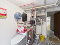 Stilvolles Zweifamilienhaus auf großzügigem Grundstück in begehrter Wohnlage von Feldkirchen – Wohnen mit Zukunftspotenzial