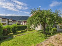 Charmantes Wohnhaus mit 2 Wohnebenen, Wintergarten und großzügigem Garten in zentraler Wohnlage von St. Veit