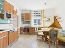 Charmantes Wohnhaus mit 2 Wohnebenen, Wintergarten und großzügigem Garten in zentraler Wohnlage von St. Veit