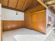 Charmantes Wohnhaus mit 2 Wohnebenen, Wintergarten und großzügigem Garten in zentraler Wohnlage von St. Veit