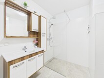 Wohnen wie im Neubau – stilvoll kernsanierte 3-Zimmer-Wohnung mit südseitiger Loggia in ruhiger Grünlage von Graz-Gösting