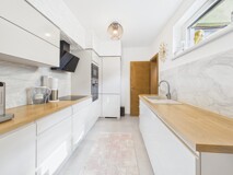 Wohnen wie im Neubau – stilvoll kernsanierte 3-Zimmer-Wohnung mit südseitiger Loggia in ruhiger Grünlage von Graz-Gösting