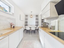 Wohnen wie im Neubau – stilvoll kernsanierte 3-Zimmer-Wohnung mit südseitiger Loggia in ruhiger Grünlage von Graz-Gösting