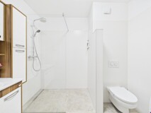 Wohnen wie im Neubau – stilvoll kernsanierte 3-Zimmer-Wohnung mit südseitiger Loggia in ruhiger Grünlage von Graz-Gösting