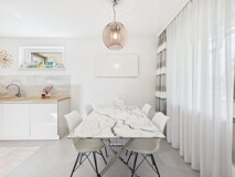 Wohnen wie im Neubau – stilvoll kernsanierte 3-Zimmer-Wohnung mit südseitiger Loggia in ruhiger Grünlage von Graz-Gösting