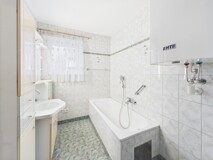 Bad mit Wanne