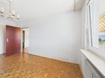 Sonnige 2-Zimmer-Wohnung im 5. Liftstock – Südwest-Loggia & attraktives Sanierungspotenzial nahe Klagenfurter Zentrum