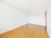 Sonnige 2-Zimmer-Wohnung im 5. Liftstock – Südwest-Loggia & attraktives Sanierungspotenzial nahe Klagenfurter Zentrum