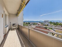 Sonnige 2-Zimmer-Wohnung im 5. Liftstock – Südwest-Loggia & attraktives Sanierungspotenzial nahe Klagenfurter Zentrum
