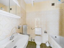 Sonnige 2-Zimmer-Wohnung im 5. Liftstock – Südwest-Loggia & attraktives Sanierungspotenzial nahe Klagenfurter Zentrum