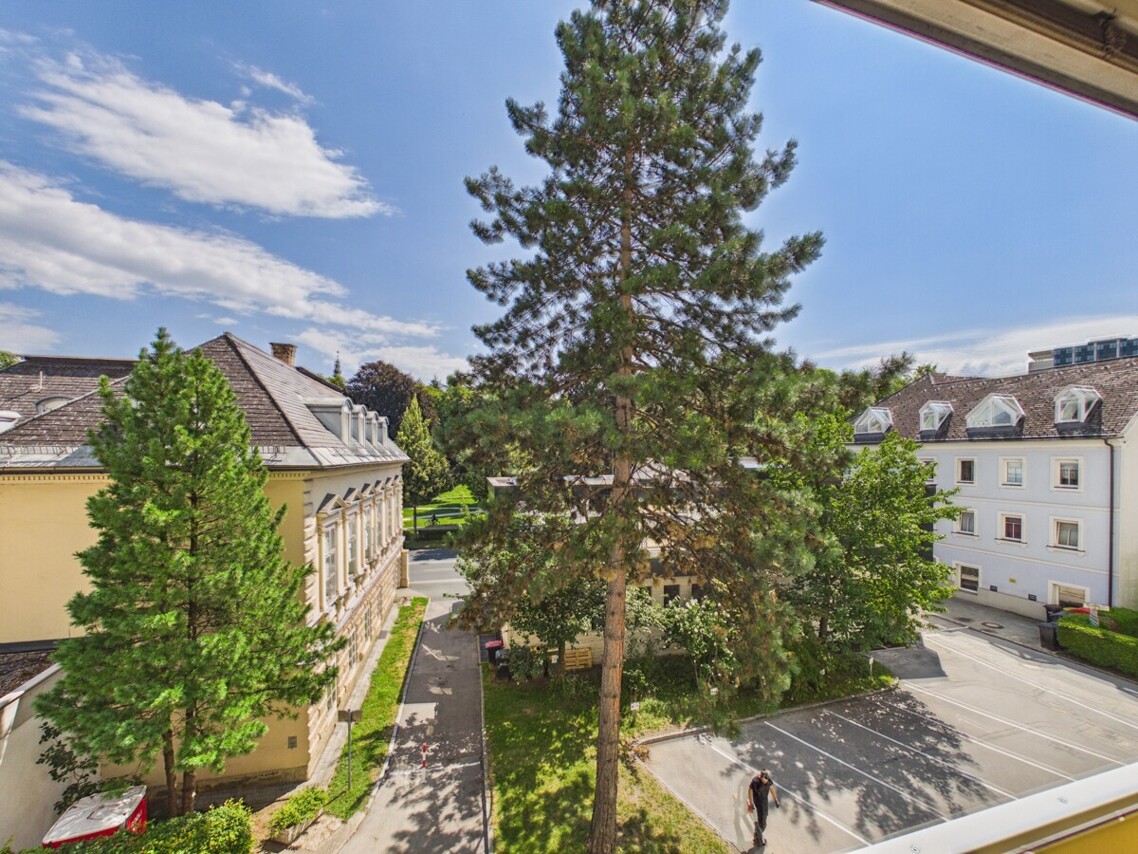 Charmante Stadtwohnung mit Loggia – 51,77 m² IN DER KHEVENHÜLLERSTRASSE