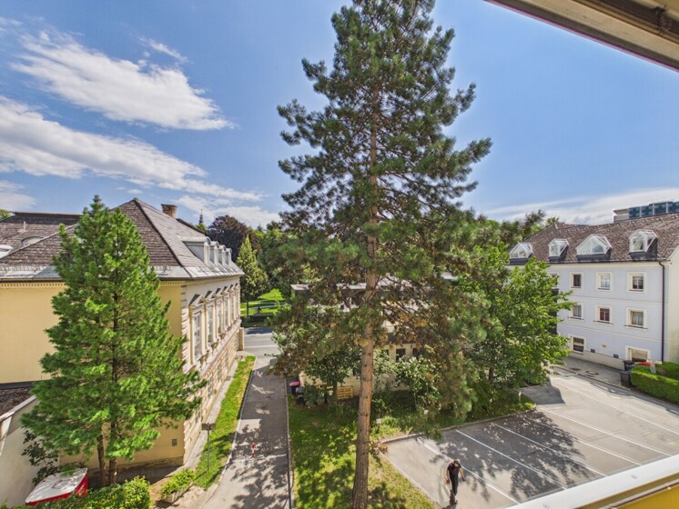 Charmante Stadtwohnung mit Loggia – 51,77 m² IN DER KHEVENHÜLLERSTRASSE