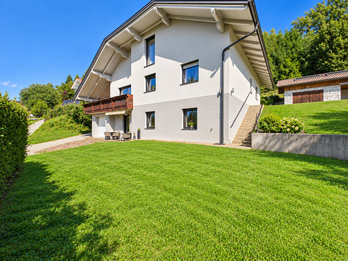 Wohnen über den Dingen – Traumhaus am Techelsberg mit Panoramablick auf Pyramidenkogel & Karawanken