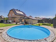EINZIEHEN UND WOHLFÜHLEN – kernsaniertes Einfamilienhaus mit Poolanlage, Wärmepumpe + Photovoltaik