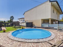 EINZIEHEN UND WOHLFÜHLEN – kernsaniertes Einfamilienhaus mit Poolanlage, Wärmepumpe + Photovoltaik