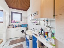 Großzügiges Zweifamilienhaus mit über 3.200 m² Grund – vielseitiges Entwicklungs & Nutzungspotenzial