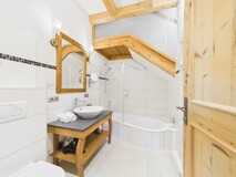 Freizeitwohnsitz am Ossiacher See – alpine Maisonette mit privatem Wellnesskomfort & Resort-Infrastruktur
