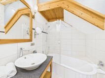 Freizeitwohnsitz am Ossiacher See – alpine Maisonette mit privatem Wellnesskomfort & Resort-Infrastruktur