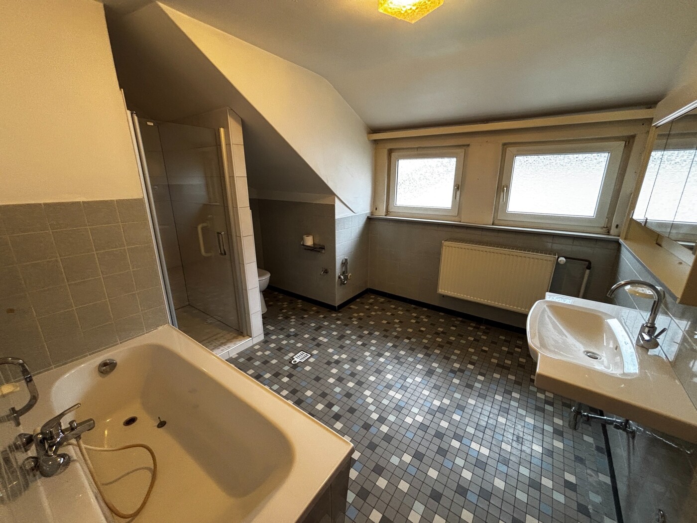 1. OG Badezimmer