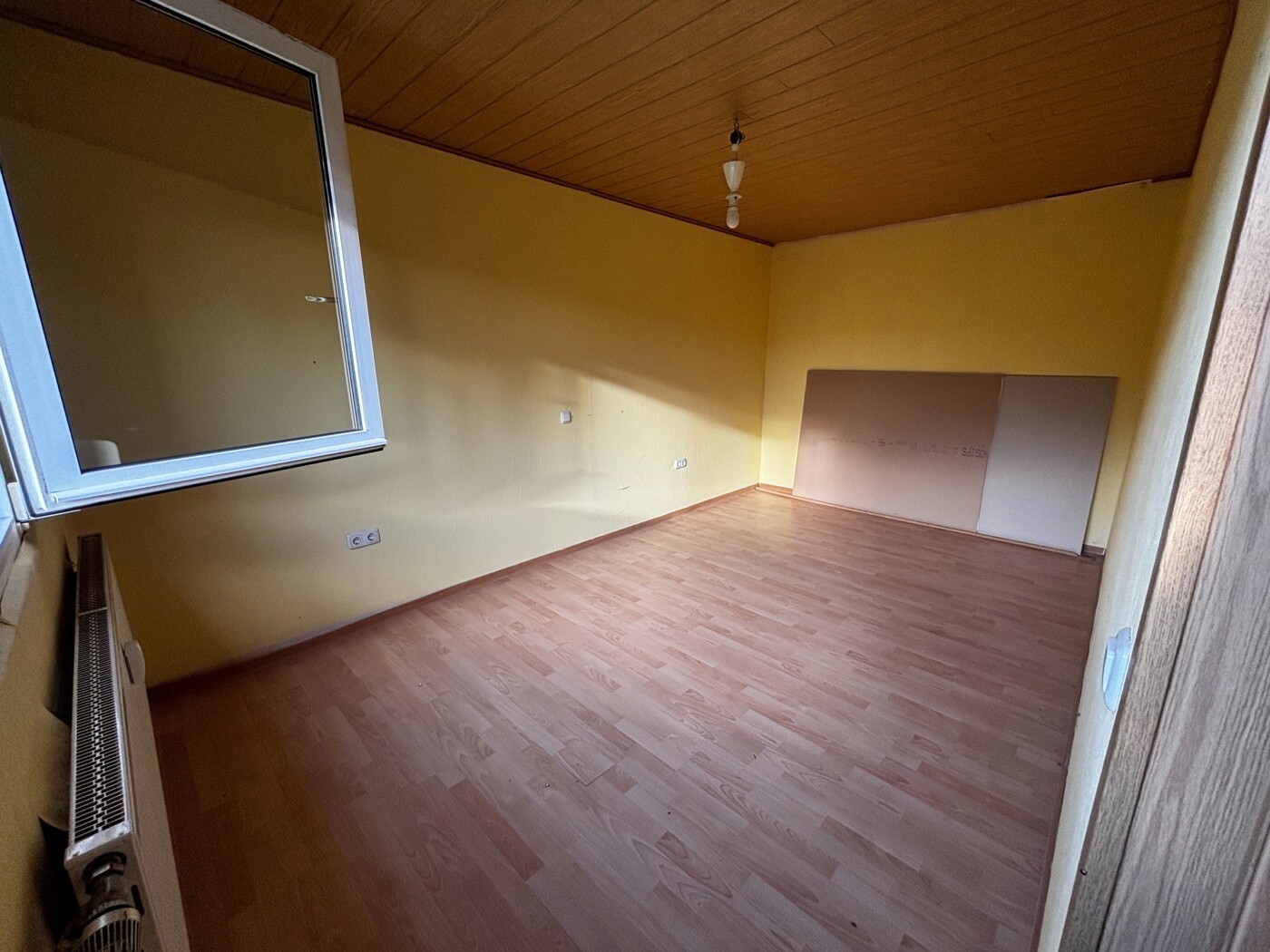 Schlafzimmer DG links