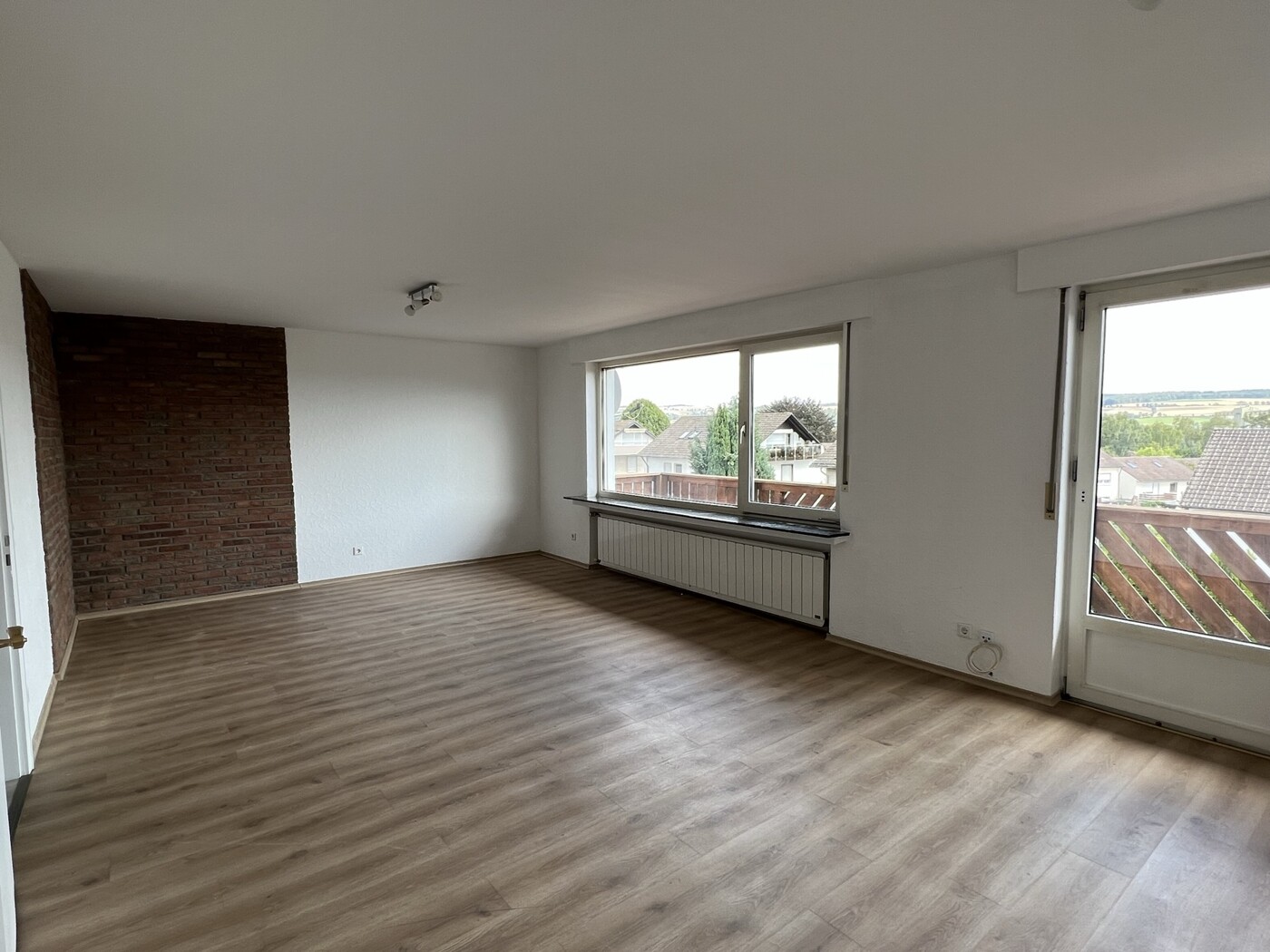 Wohnzimmer WHG EG rechts