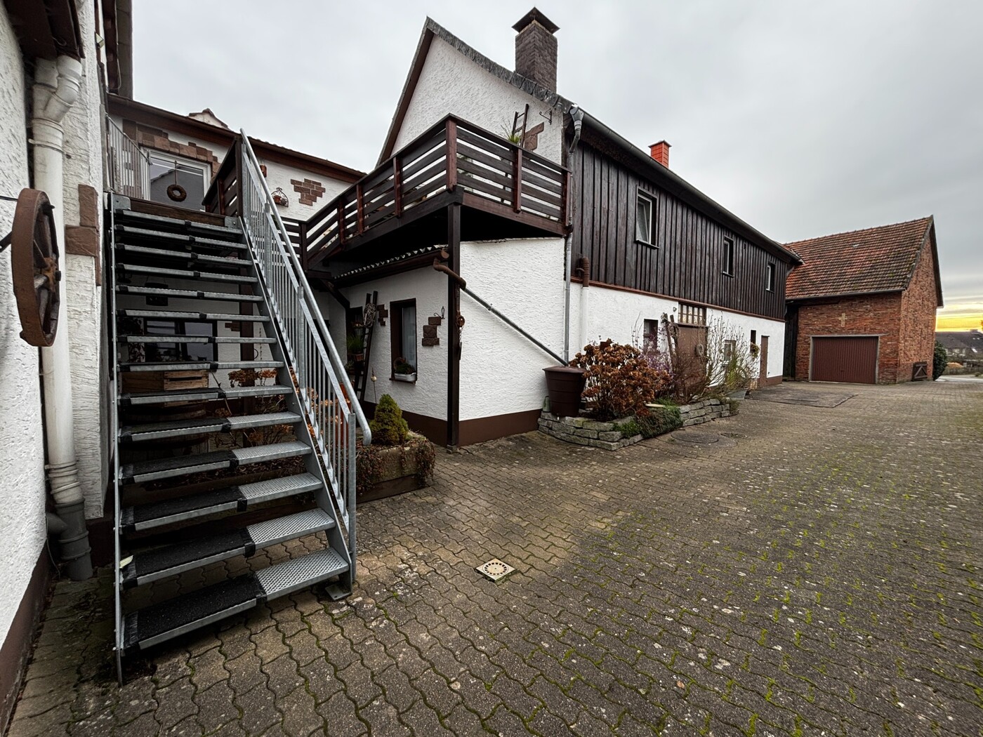 Treppenaufgang zur 1.OG Maisonette-Wohnung Nr.6