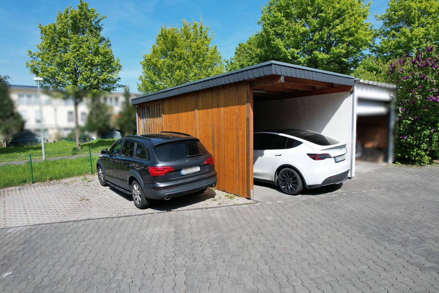 Carport mit Außenstellplatz