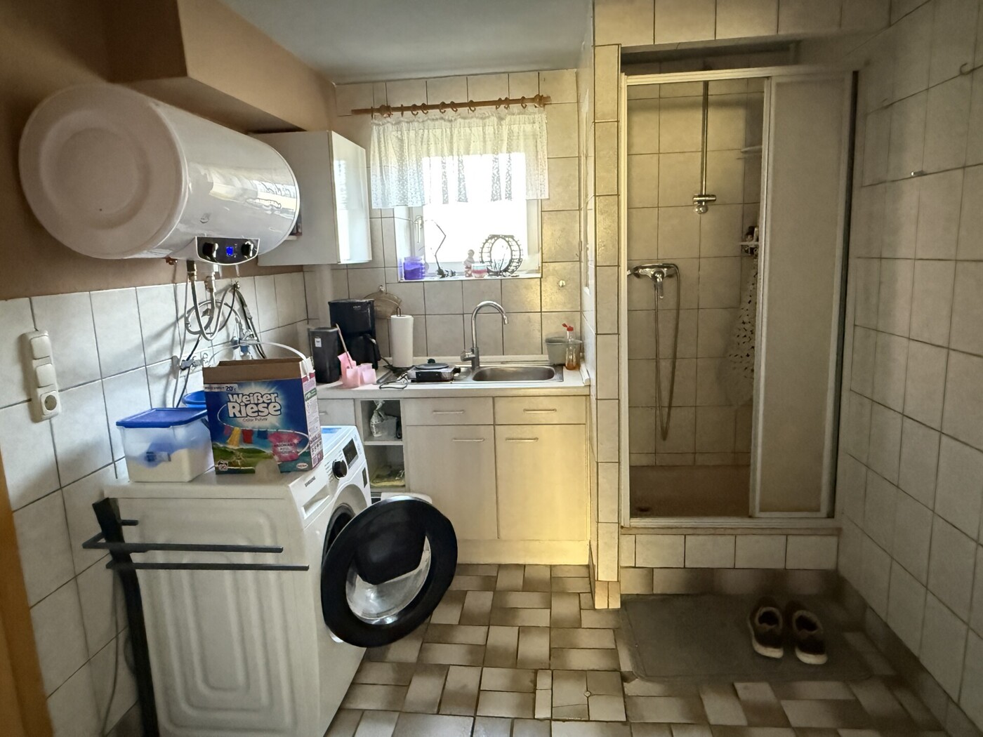 HWR mit Dusche EG