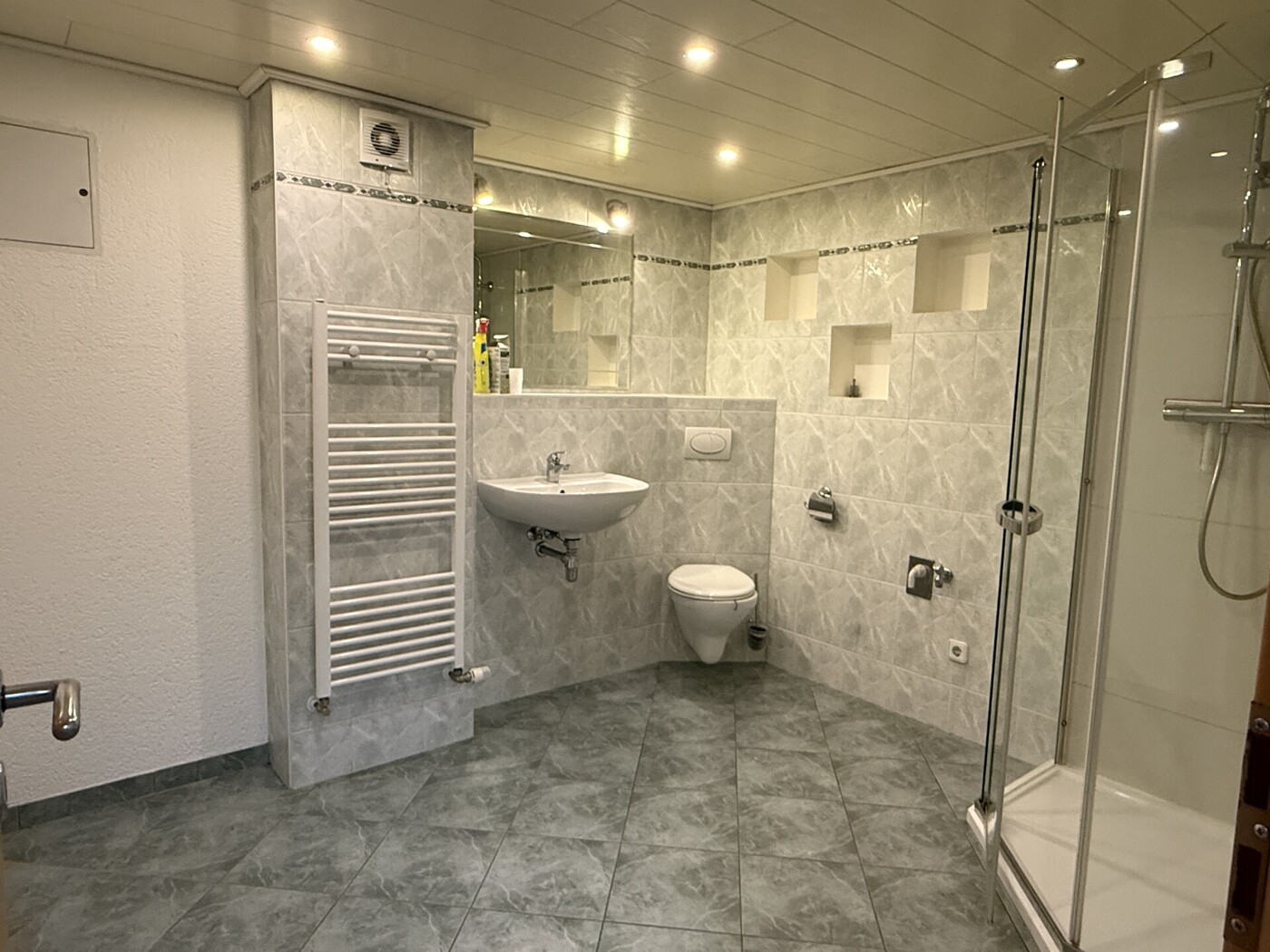 Badezimmer EG (Hinteren Breich)
