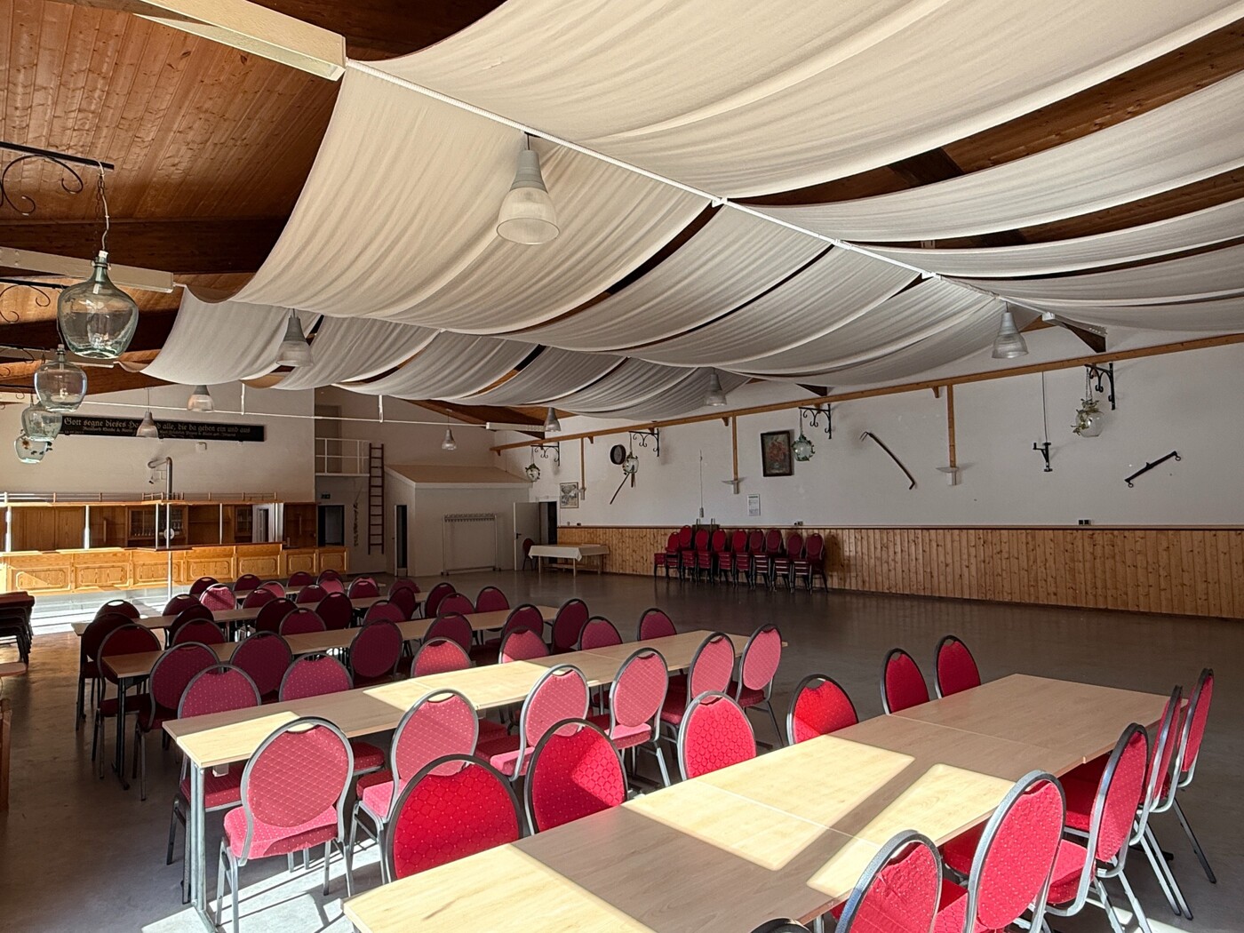 Halle für bis zu 200 Personen