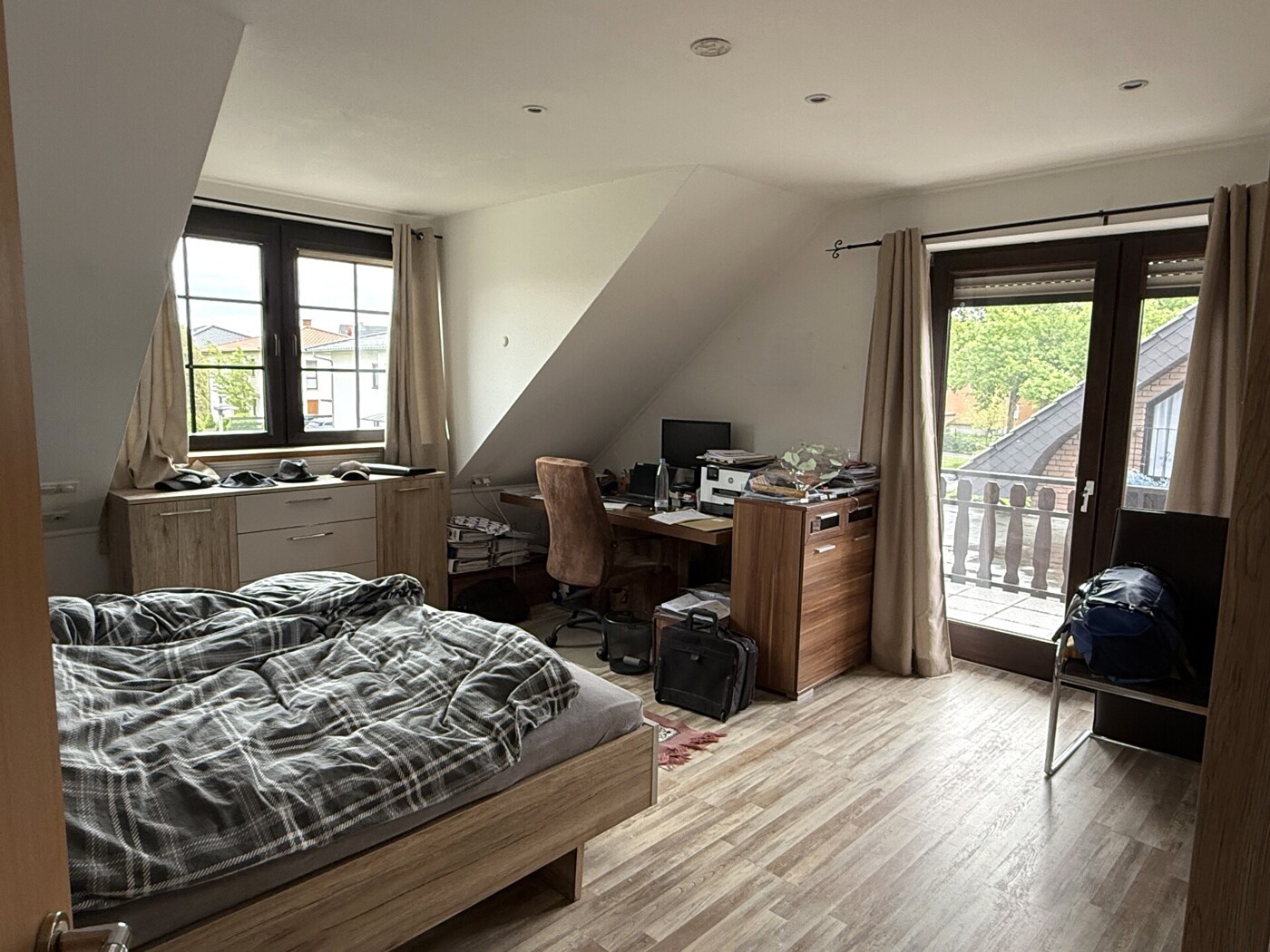 Schlafzimmer DG