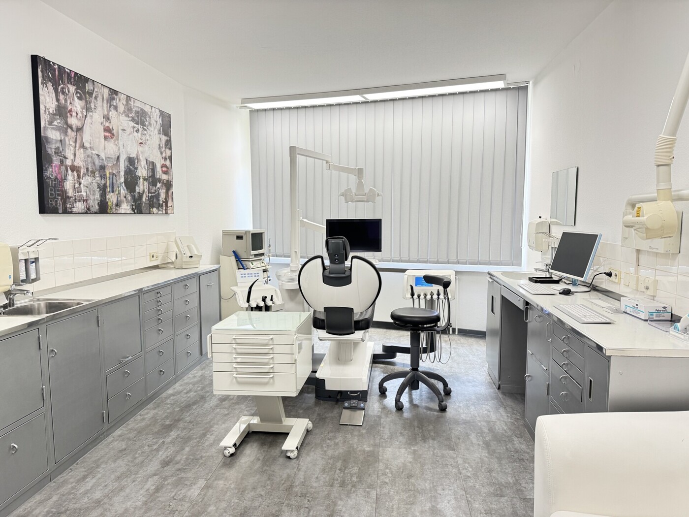 Behandlungszimmer 2 WHG 241qm