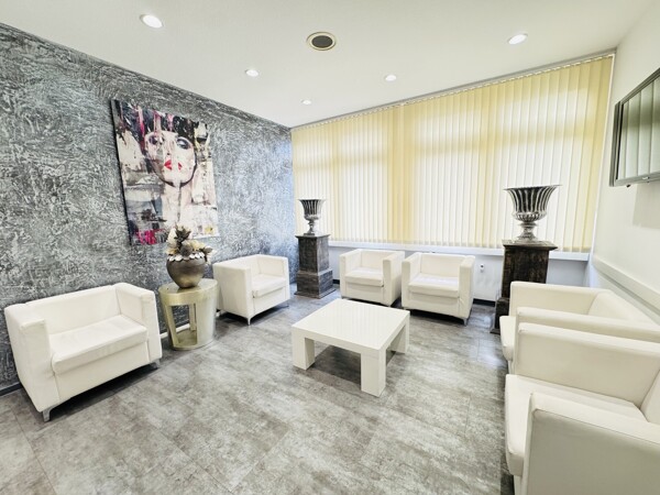 Wartezimmer WHG 241qm