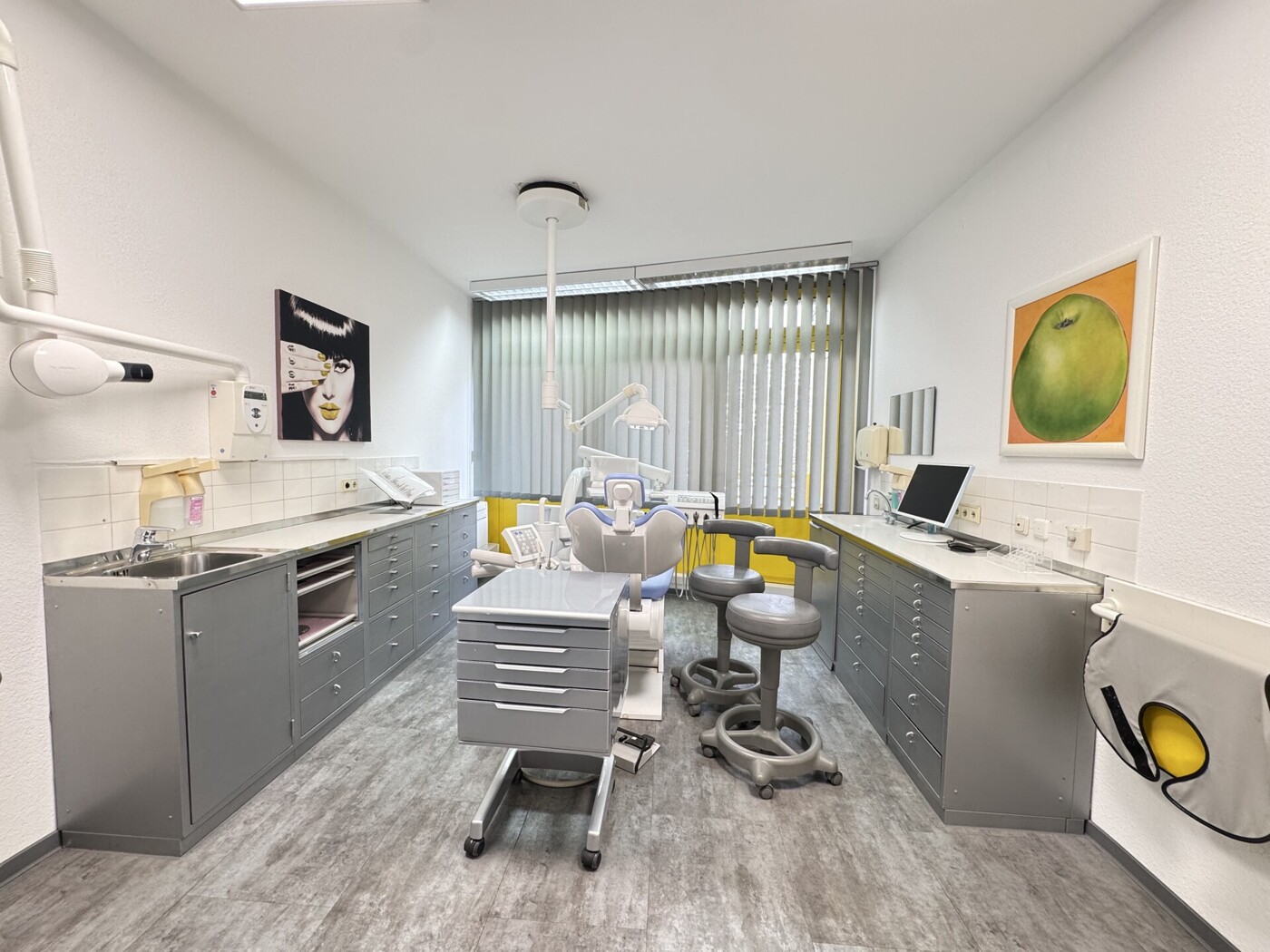 Behandlungszimmer 6 WHG 241qm