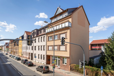 Vorderansicht mit Blick in die Bismarckstraße