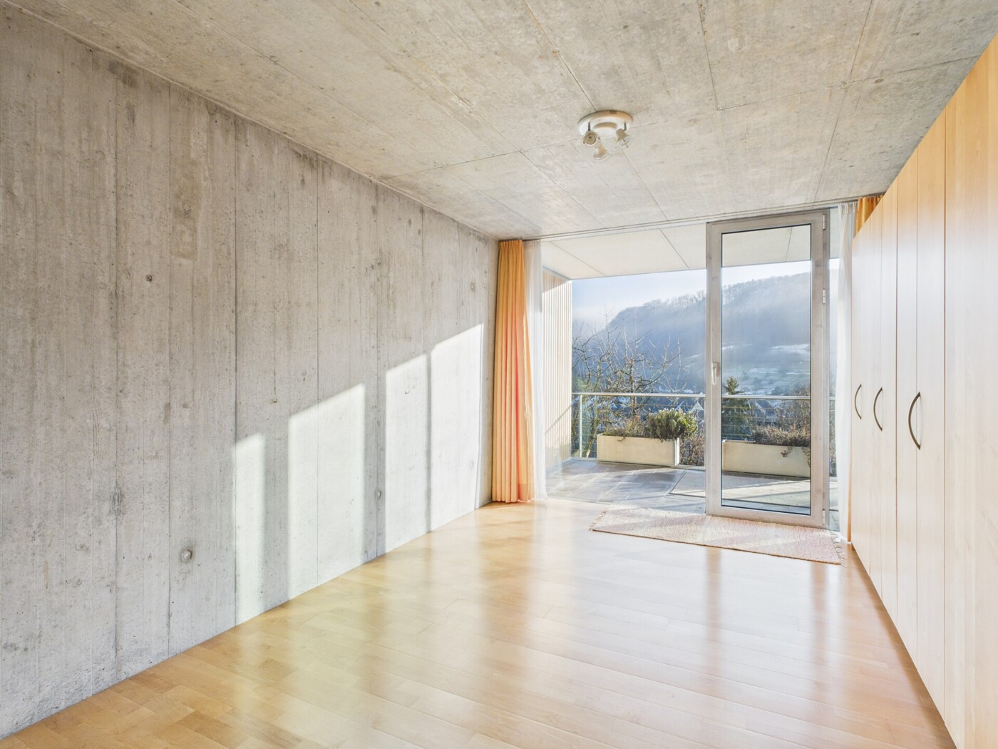 CAM05473G0-PR0026-STILL011