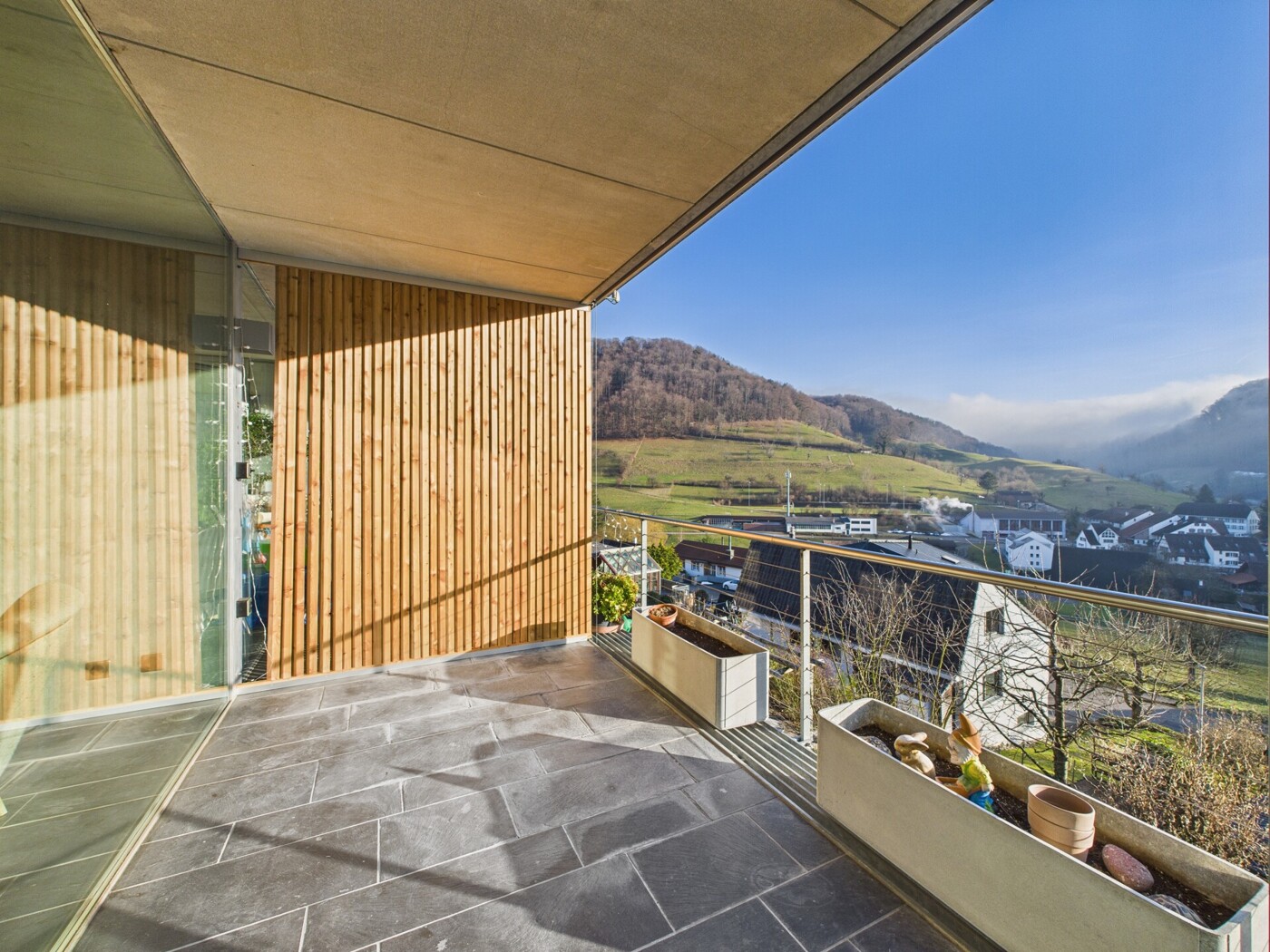 CAM05473G0-PR0026-STILL004